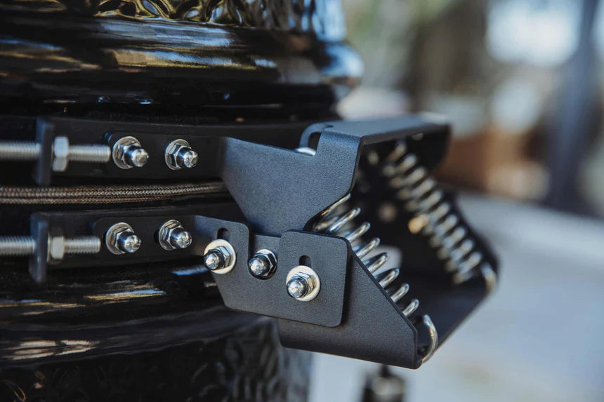A SOLID HINGE