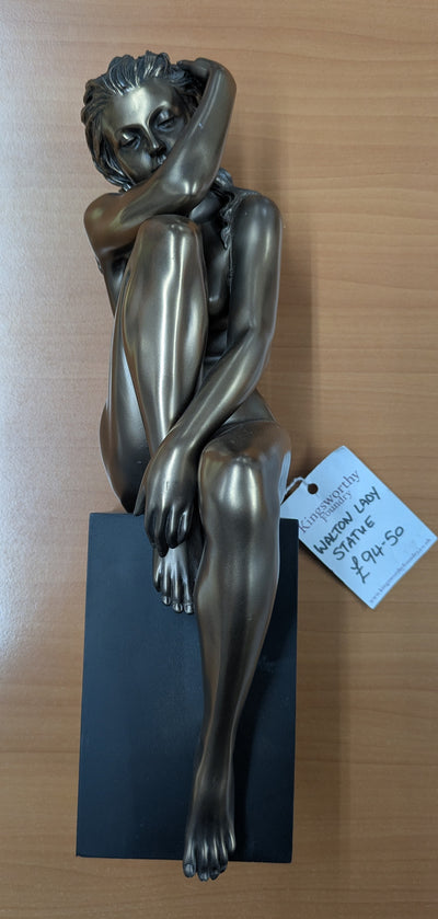 Walton Lady Statue